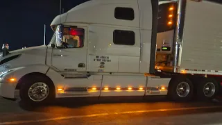 Volvo VNL 860 truck tour