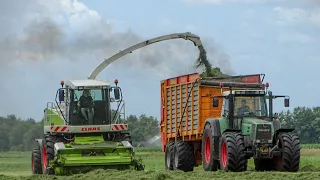 Folbert vriezeveen aan het hakselen met 2x Fendt 824 en een Claas Jaguar 870