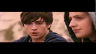 Angus, Thongs, and Perfect Snogging SCENE!