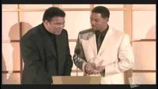 Will Smith Presenting Award To Muhammad Ali at the Critics' Choice Awards