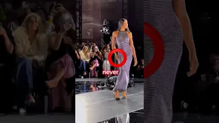 Naomi Campbell LIES & says she never touches her dress! We got PROOF 👀 #catwalk #model #celebrity