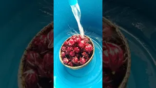 Roselle flower juice 🥤🥤🥤, its lustrous fiber, one of the bast fiber group, really good healthy.....
