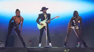 Janelle Monáe performs Make Me Feel at Kings Theatre