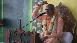 H.H. Bhakti Purusottama Swami gave an English Damodara-Lila class in Mayapur.