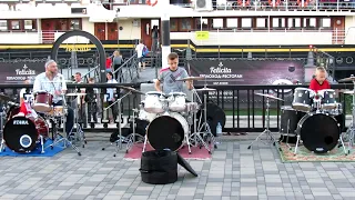 DRUM BATTLE - на трех ударных установках - барабанщики Даниил  и Илья Варфоломеевы + Андрей Бондик