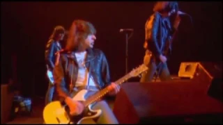 The Ramones - It's Alive (1977) - Blitzkrieg Bop