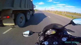 Yamaha R1 2012 crazy moto speed run on highway