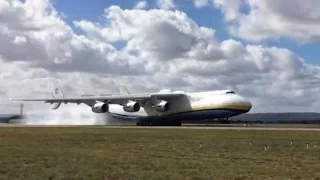 World’s Biggest Plane Antonov An-225 Mriya Landing in Australia