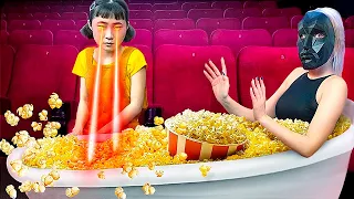 Si Mi Familia Trabajara en el Cine / Fui Adoptado por Gente Rara – Parte 2!