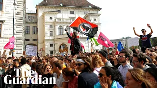 Protests in Vienna over secret footage of vice-chancellor