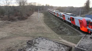 Поезда № 812В Псков – Санкт-Петербург; № 010Ч Псков – Москва; № 6659 Дно – Псков