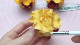 Fondant Flower with gold color