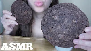 ASMR DOUBLE CHOCOLATE COOKIES ( CRUNCHY EATING SOUNDS )