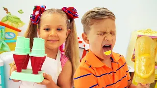 Diana and Roma pretend play cooking fruit ice cream