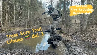 Trans Euro Trail del 3 Litauen bada i lera & 4 gradigt vatten