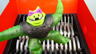 Triturando elástico Goo Jit Zu Rock Jaw ! Shredding squishy Goo Jit Zu Rock Jaw !