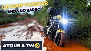 CB 300f Twister anda no barro?