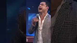 Zezé Humilhando Apresentador cantando GALOPEIRA