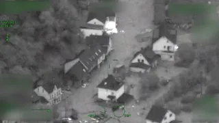 Aufnahmen aus Hubschrauber: Polizei-Videos aus der Flutnacht im Ahrtal