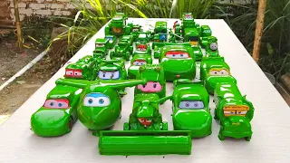 Clean up muddy minicar & disney pixar car convoys! Play in the garden