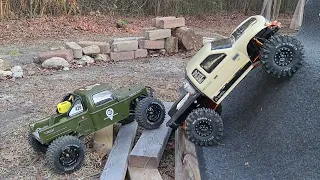 DRIVING 2 RC CRAWLERS AT THE SAME TIME WITH 1 CONTROLLER