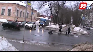 В Череповце полицейские бегом догнали автомобиль, сбивший пешехода