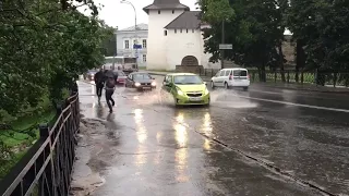 На Троицком мосту в Пскове