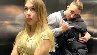 HE CHEATED  on his GIRLFRIEND in ELEVATOR🤭 он предал ее в лифте @Babycoma13 prank reaction humor