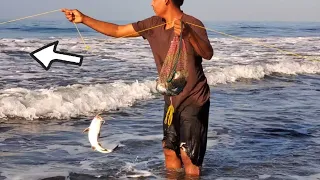 serca de la olas pesco uno más grande pesca con simbra ala orilla del mar😱