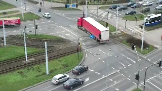 Dronem w kierowców