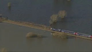 Train stranded in Somerset floods