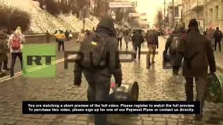 Ukraine: Protesters barricade government buildings in Kiev