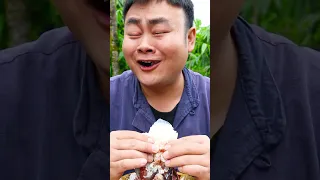 How much is the big crab claw?🦀 | Songsong and Ermao classic shorts