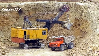 EKG-5 electric shovels load limestone on BELAZ-7522. Погрузка известняка на БелАЗ-7522 ЭКГ-5А