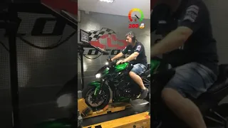 testando a velocidade máxima da Z1000 Kawasaki