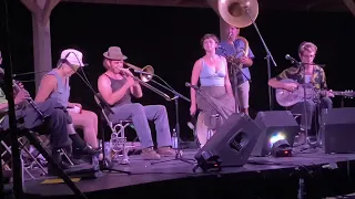Tuba Skinny- How Do They Do It That Way?