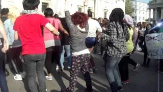 I am the best - 2NE1 London Flash mob Trafalgar Sq  24/10/11