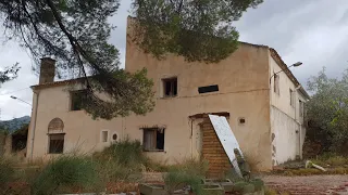 ABANDONED HOUSE WITH FAMILY BELONGINGS INSIDE | Abandoned Sites