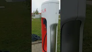 Free Laden. Heute an alles Supercharger in Europa. Danke Tesla!