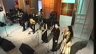 Robbie Robertson Ghost Dance/Mahk Jchi LIVE on BBC