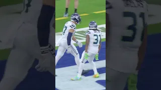 Noah Fant: "I thought about grabbing somebody's beer" 🤣 | Seahawks Shorts