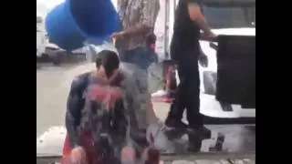 Desafio do Gelo Ice bucket challenge - Henry Cavill