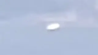 Tic Tac UFO filmed from a plane over Lake Michigan (October 2021)