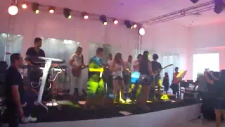 Mima canta com Zé Honório Costa (gogó de ouro) na festa da Ciroka✌🏽