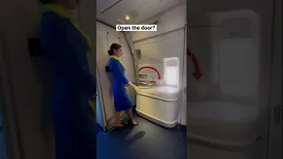 #shorts Door opening Boeing 737 #flyuia #captain #shorts #aviation