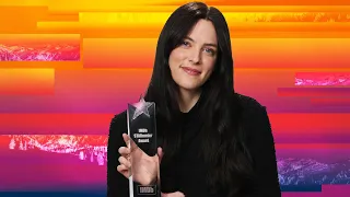 Riley Keough Accepts the IMDb “Fan Favorite” STARmeter Award