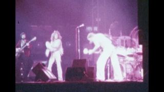 1975-12-04 - The Who - Chicago Stadium - Chicago, IL