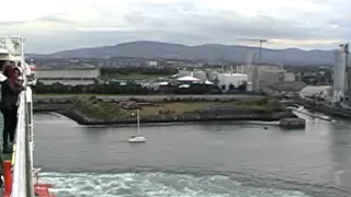 Ulysses Irish Ferry doing a 0-Point Turn Dublin Port 56,000 tons of ferry