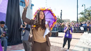 LSU women's basketball legend Seimone Augustus joining Kim Mulkey's coaching staff.