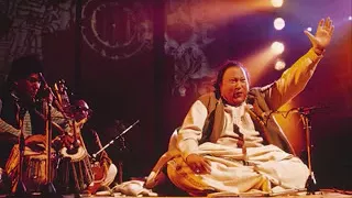 Aisa Bana Sawarna Mubarak Tumhen Qawali -----  Nusrat Fateh Ali Khan --  Official Video